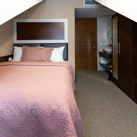 Hotel Prizreni エクステリア 写真