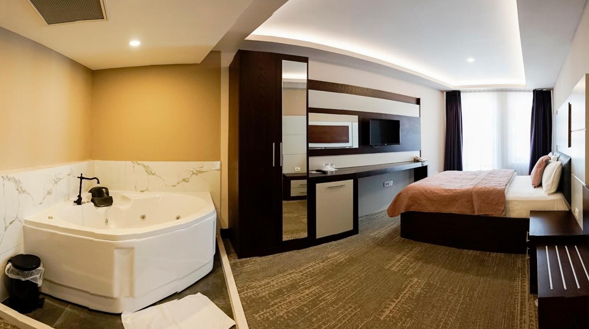 Hotel Prizreni エクステリア 写真