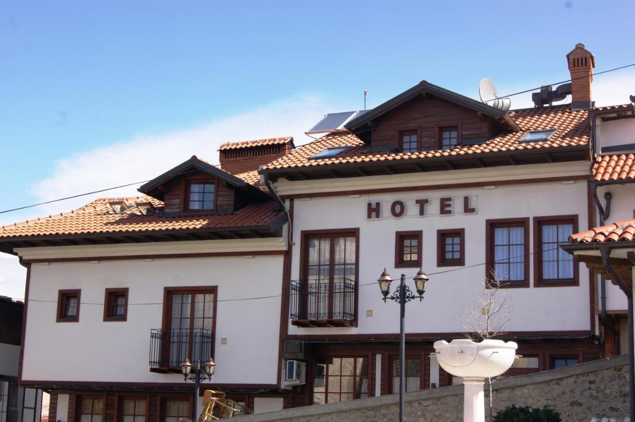 Hotel Prizreni エクステリア 写真
